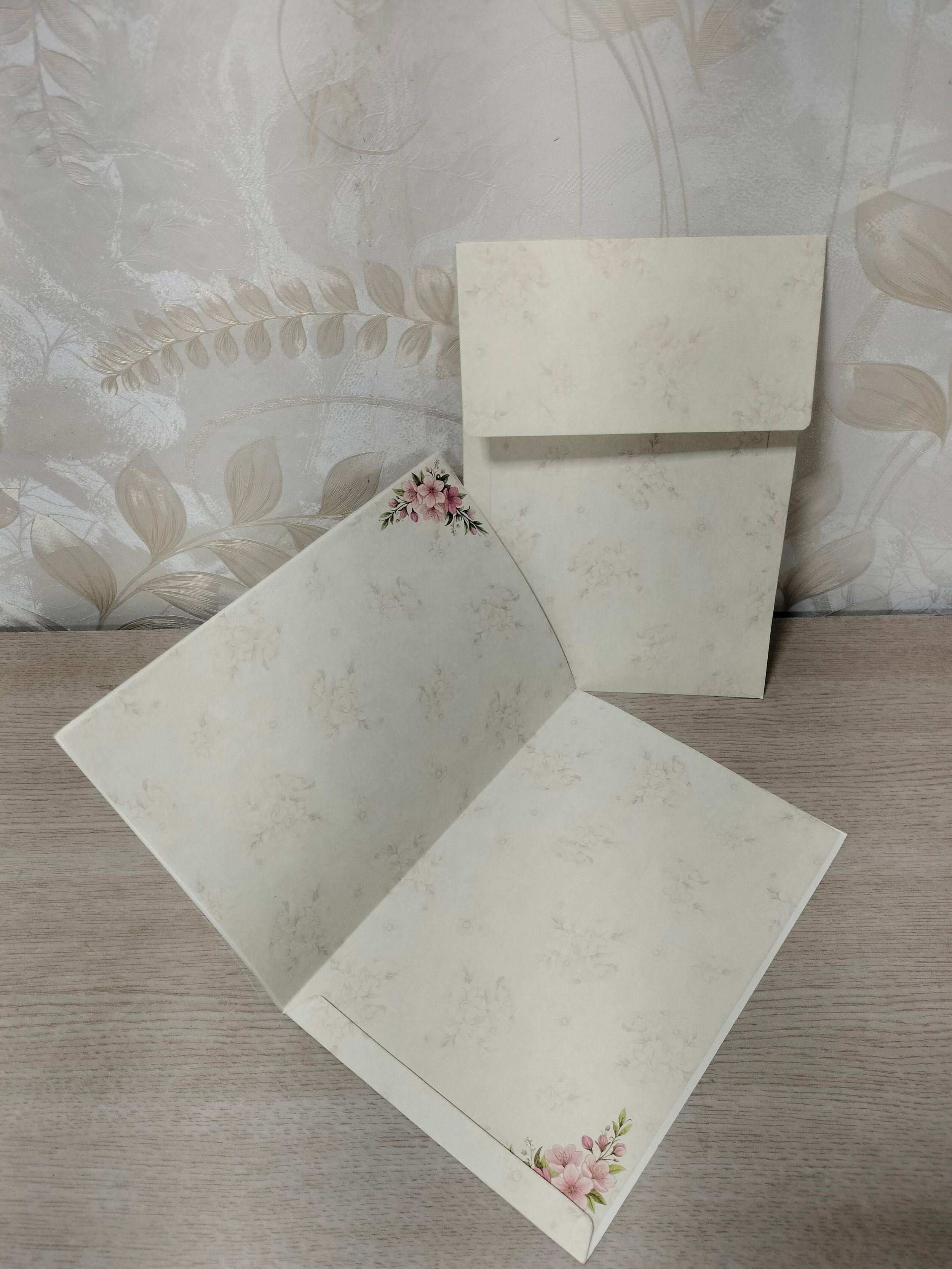 Cream Floral Wedding Invitation Card with Arch Pattern and Gold Center Motif (313074) — photo 4