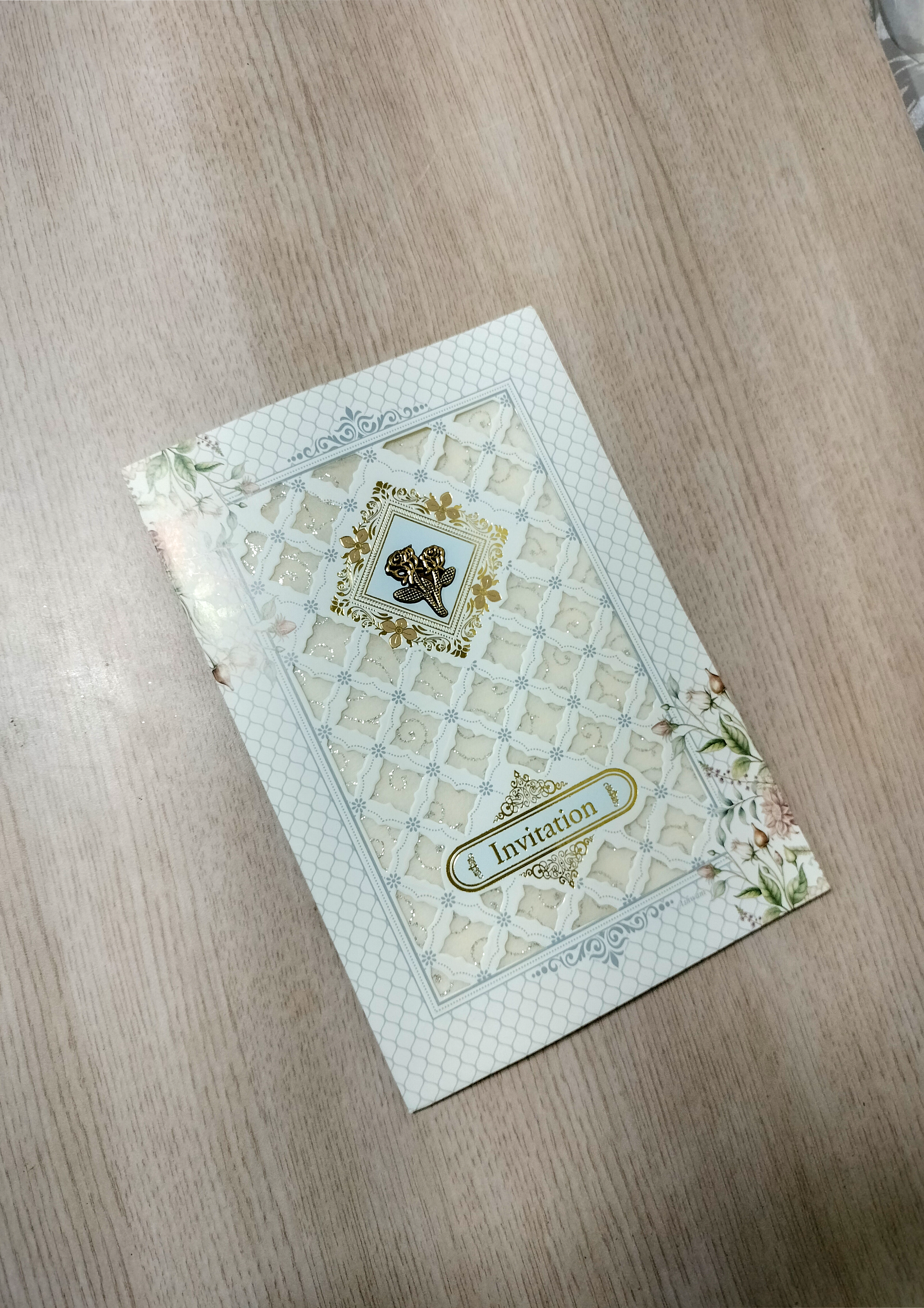 Off White Lattice Pattern Invitation Card with Floral Corners and Gold Emblem (313080) — photo 2
