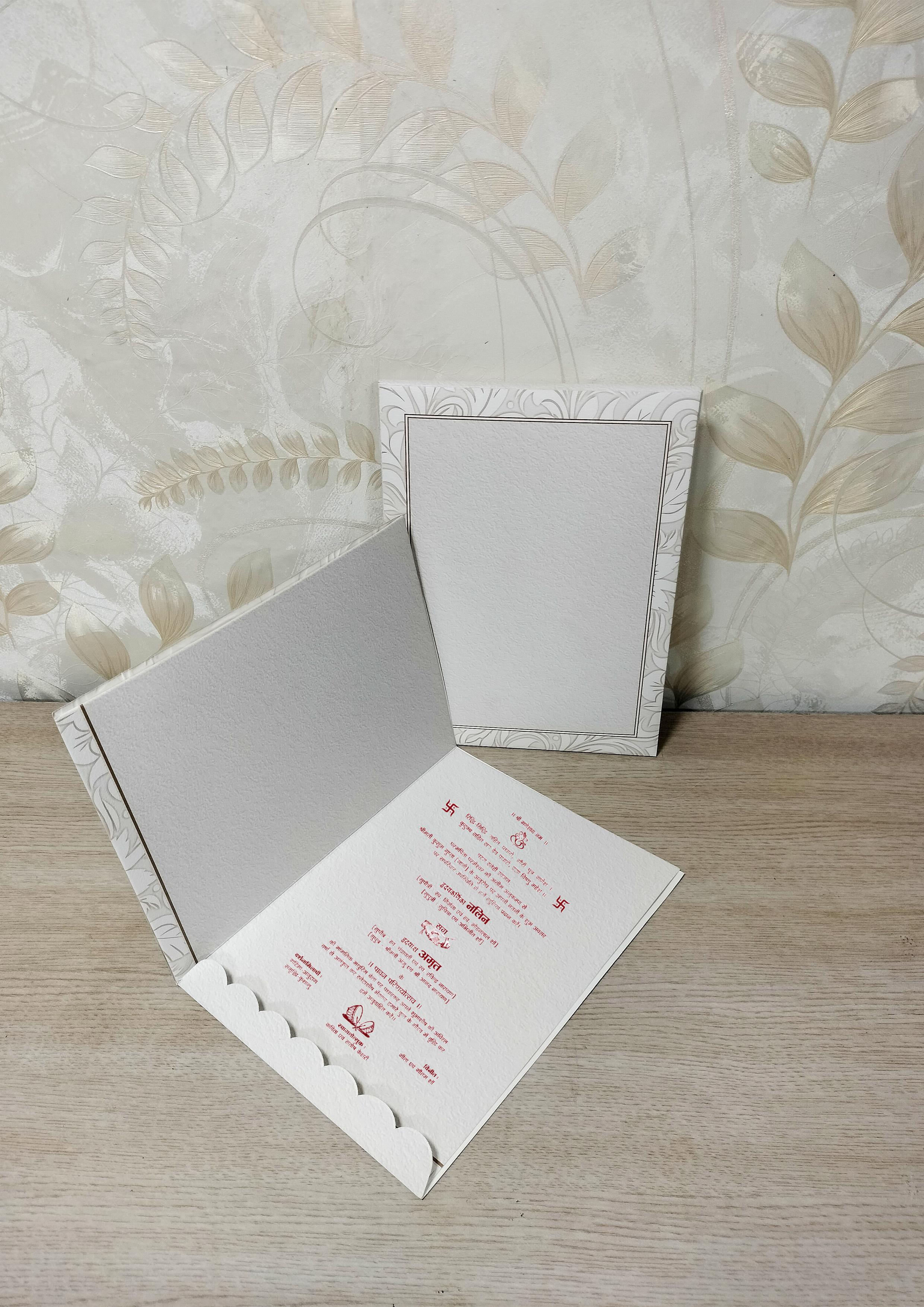 Off-White Wedding Invitation Card with Floral Artwork and Gold Emblem (313082) — photo 4