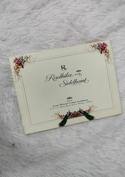 Royal Indian Couple Illustration Wedding Card with Palace Backdrop (AC-114) thumbnail 5