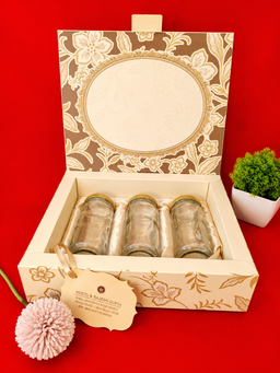 Cream and Gold Floral Patterned Wedding Box with Monogram Crest (B-0128) thumbnail 2